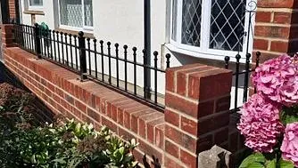 wall top railings