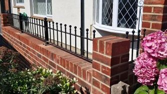 wall top railings